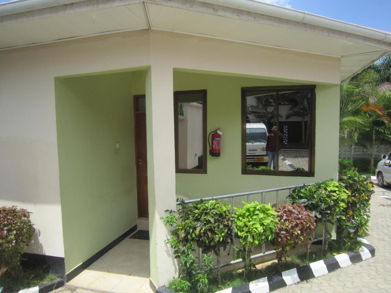 Jakicha Motel Daressalam Exterior foto
